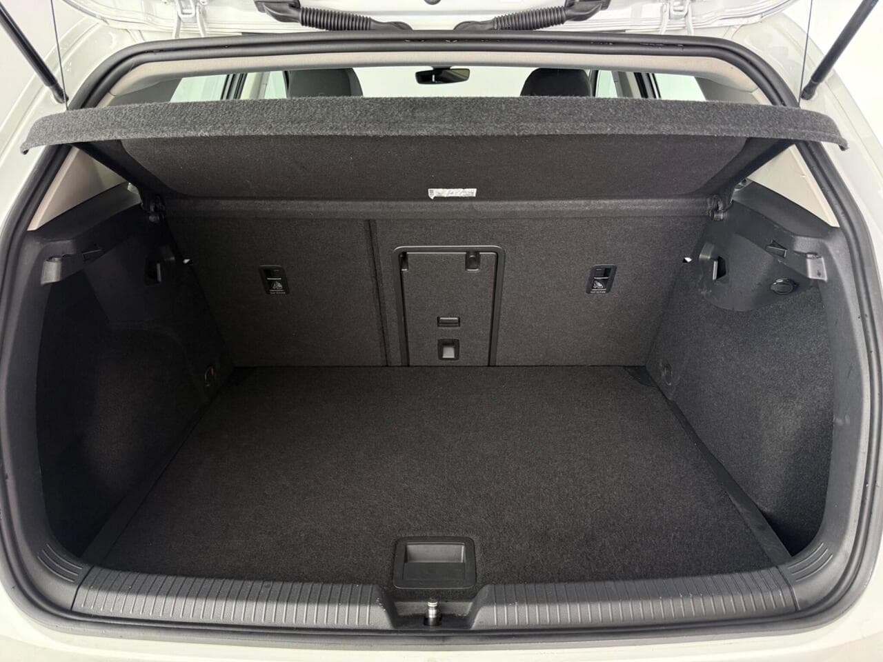 Volkswagen Golf thumbnail Boot