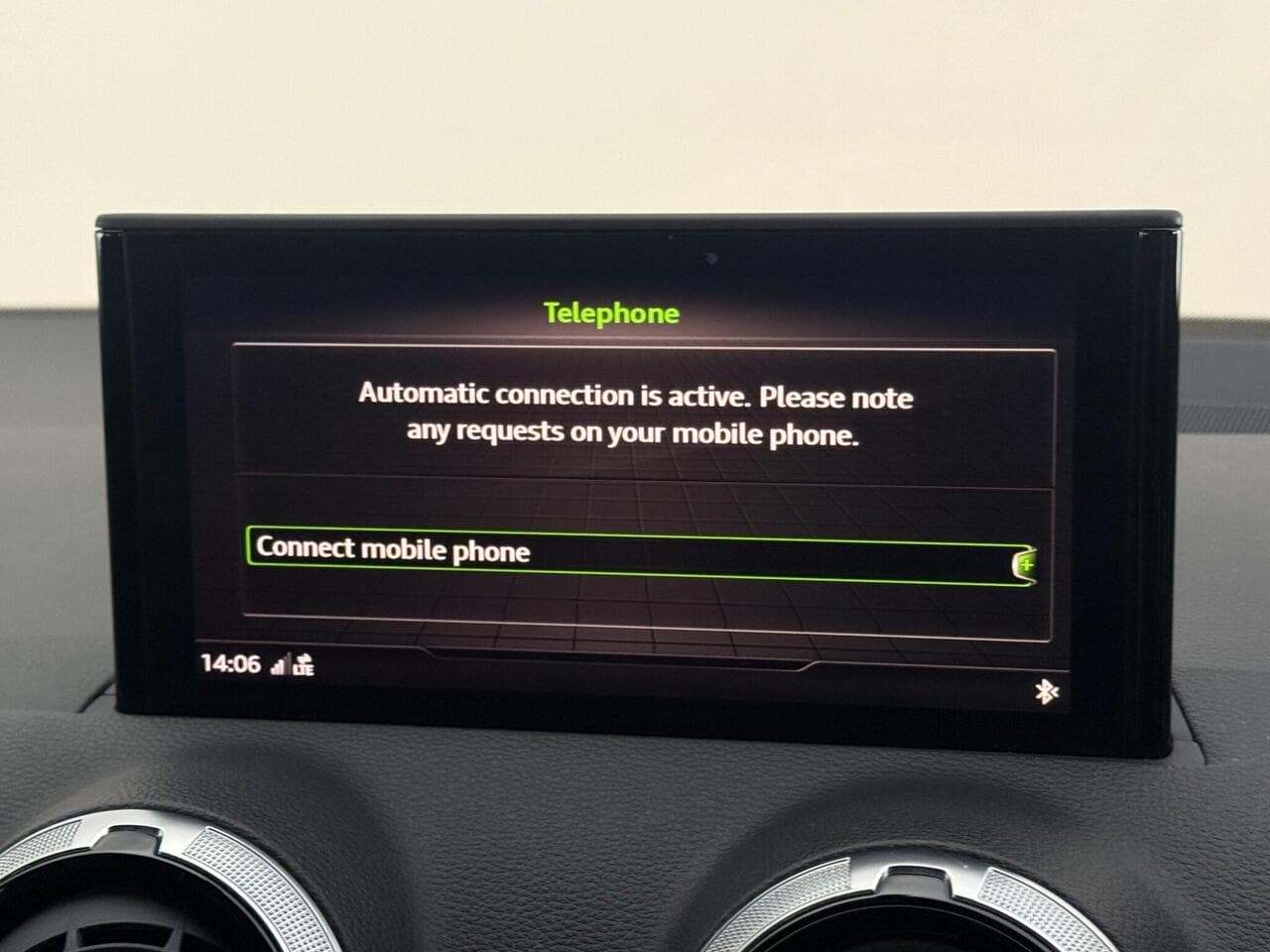 Audi Q2 thumbnail Infotainment System
