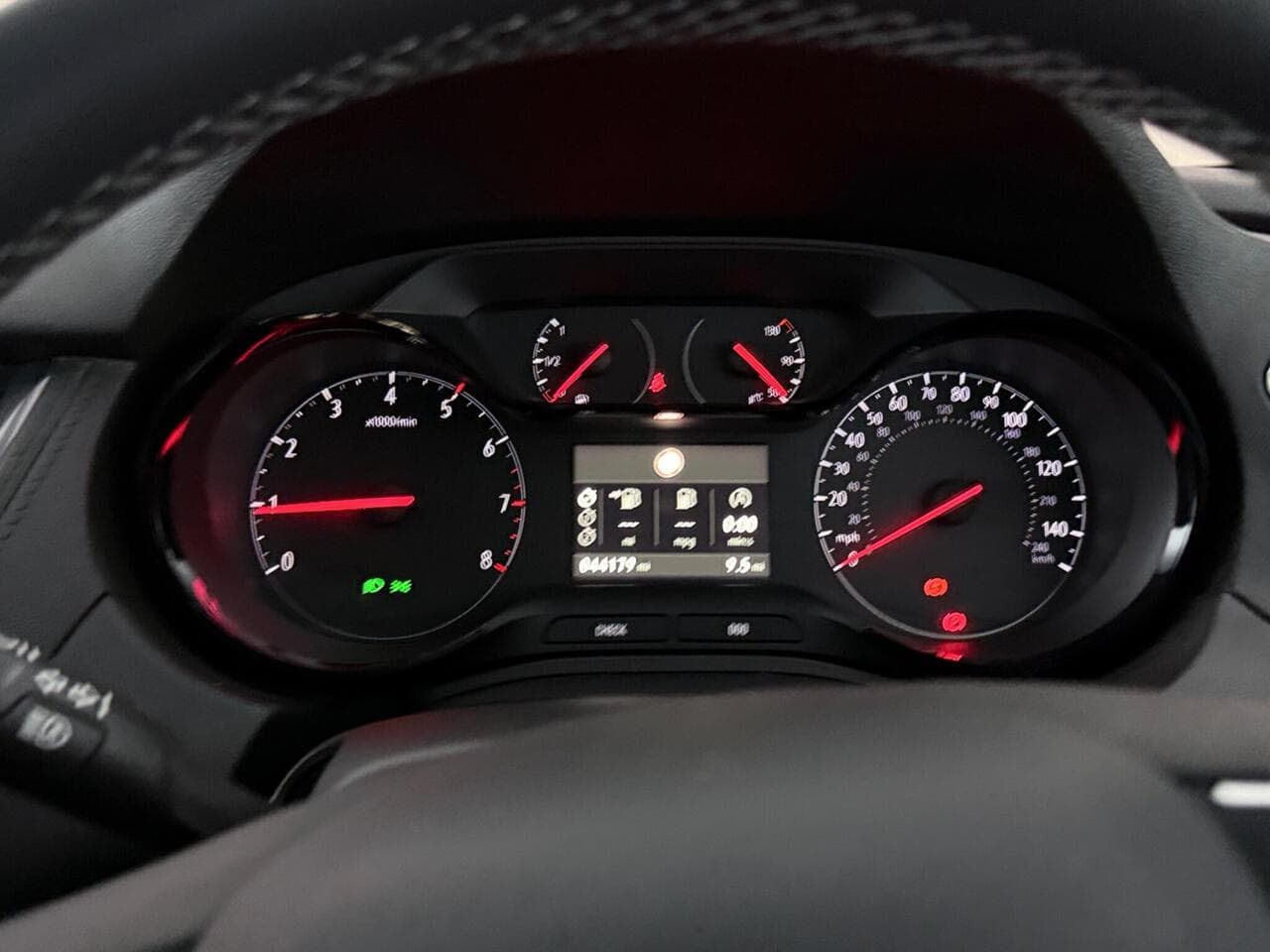 Vauxhall Grandland X thumbnail Driver Instruments
