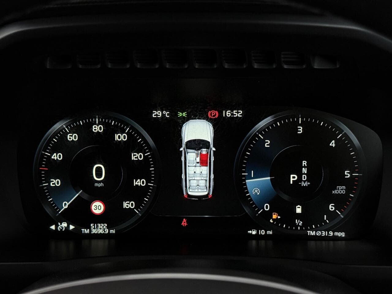 Volvo XC90 thumbnail Driver Instruments