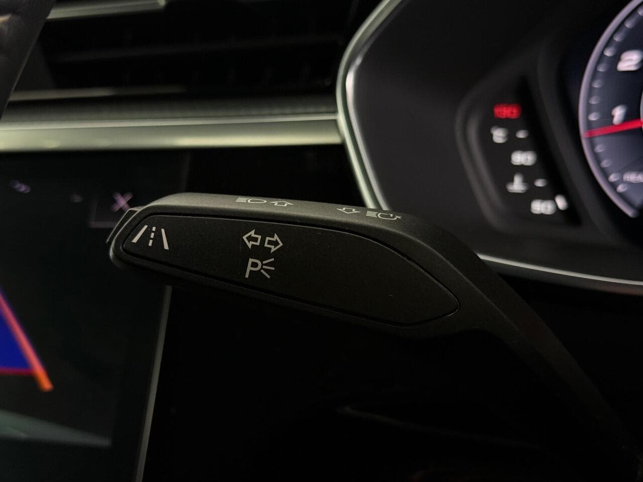 Audi Q3 thumbnail Misc Controls