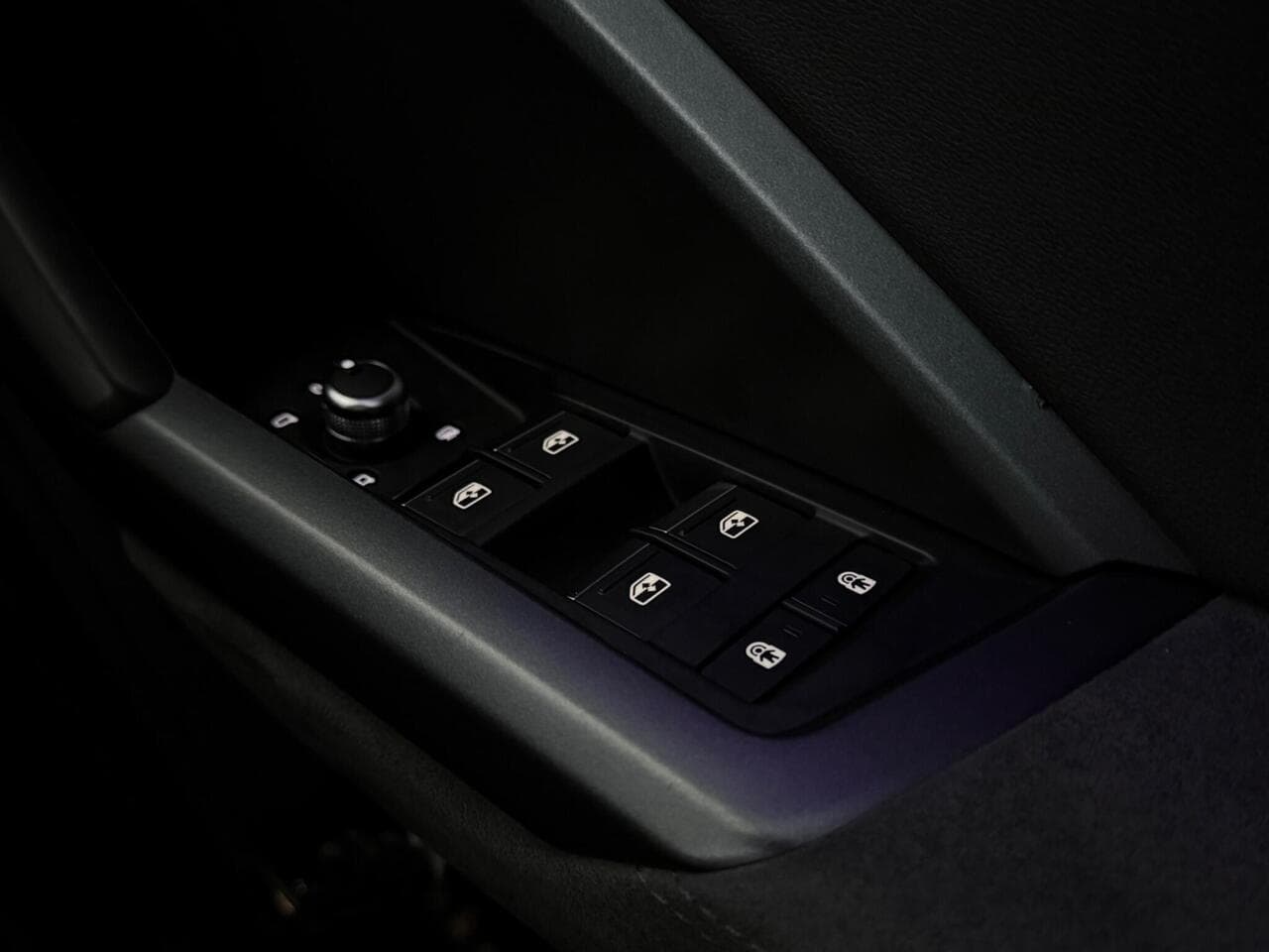 Audi Q3 thumbnail Misc Controls
