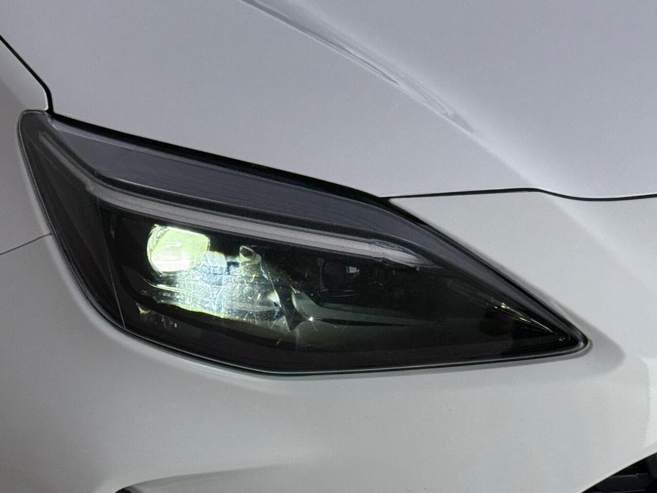 Toyota Yaris Cross thumbnail Lights Front
