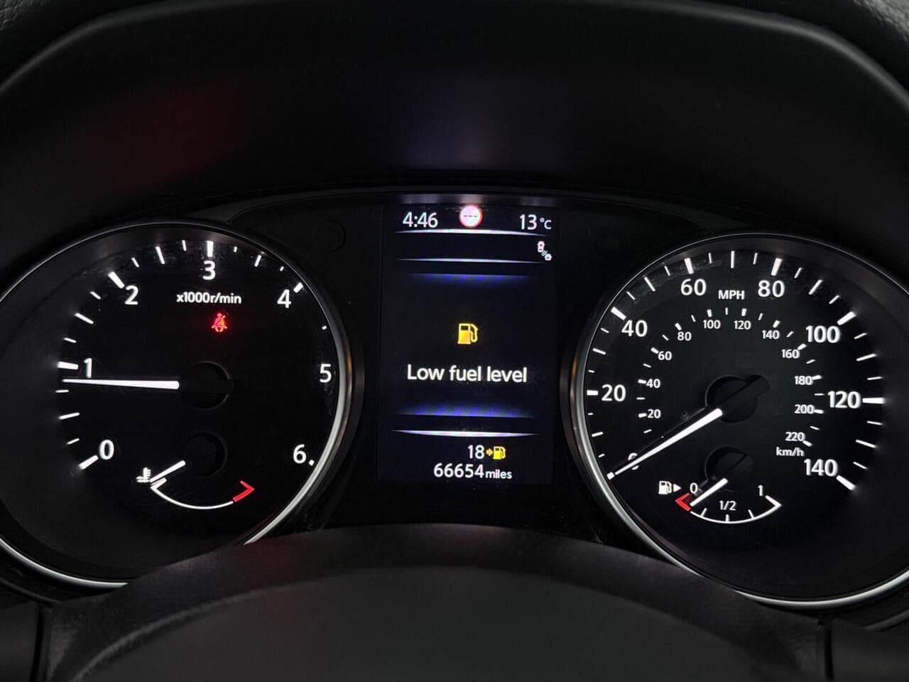 Nissan Qashqai thumbnail Driver Instruments