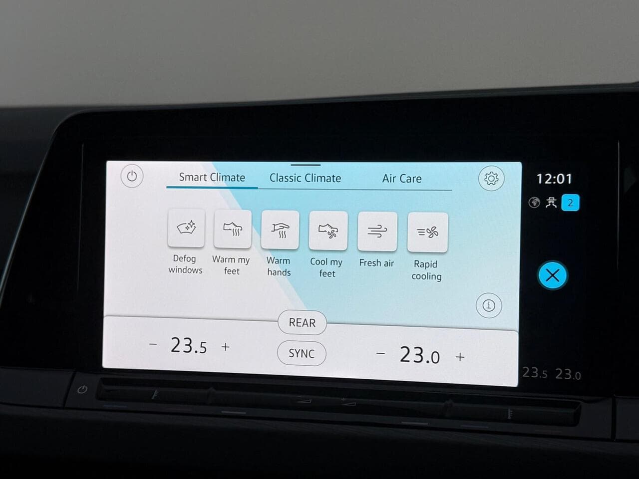 Volkswagen Golf thumbnail Infotainment System