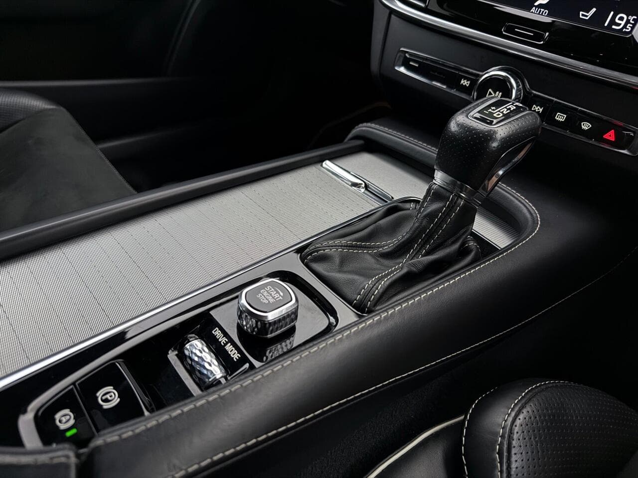 Volvo V90 thumbnail Interior Front