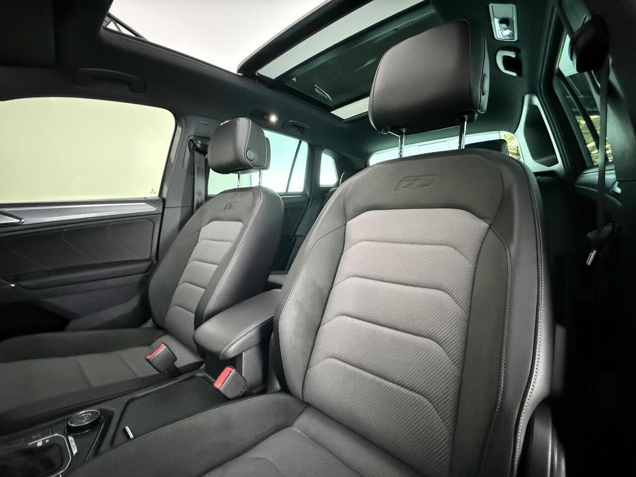Volkswagen Tiguan thumbnail Seat Front Passenger