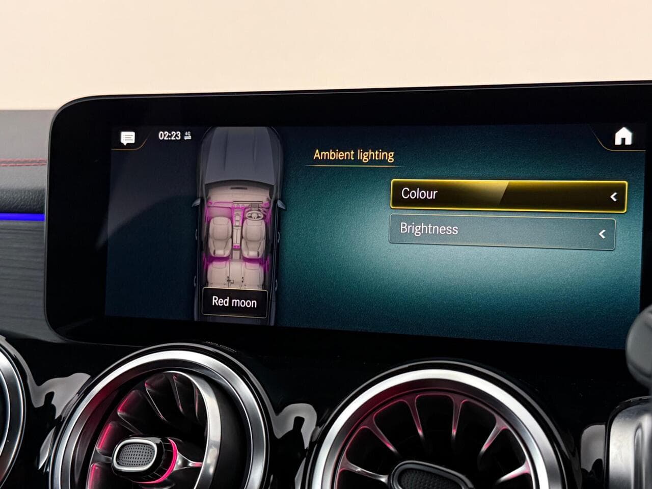 Mercedes-Benz EQB thumbnail Infotainment System
