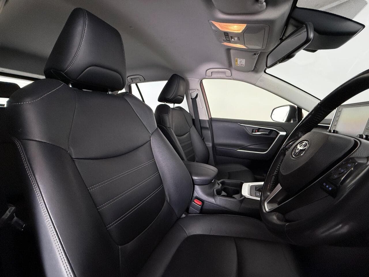 Toyota RAV4 thumbnail Seat Driver