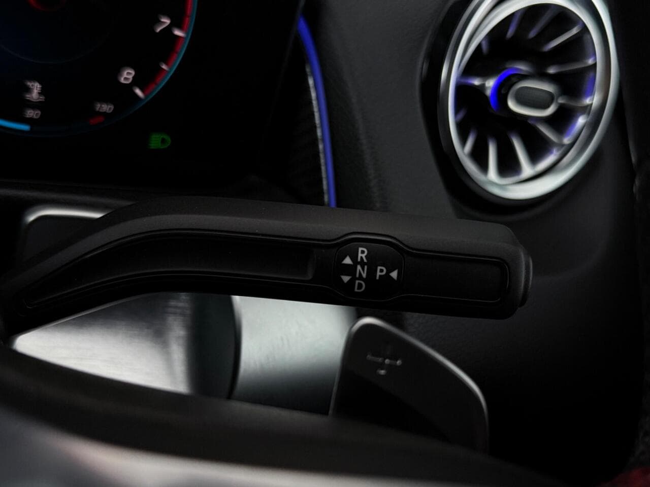 Mercedes-Benz GLB thumbnail Misc Controls