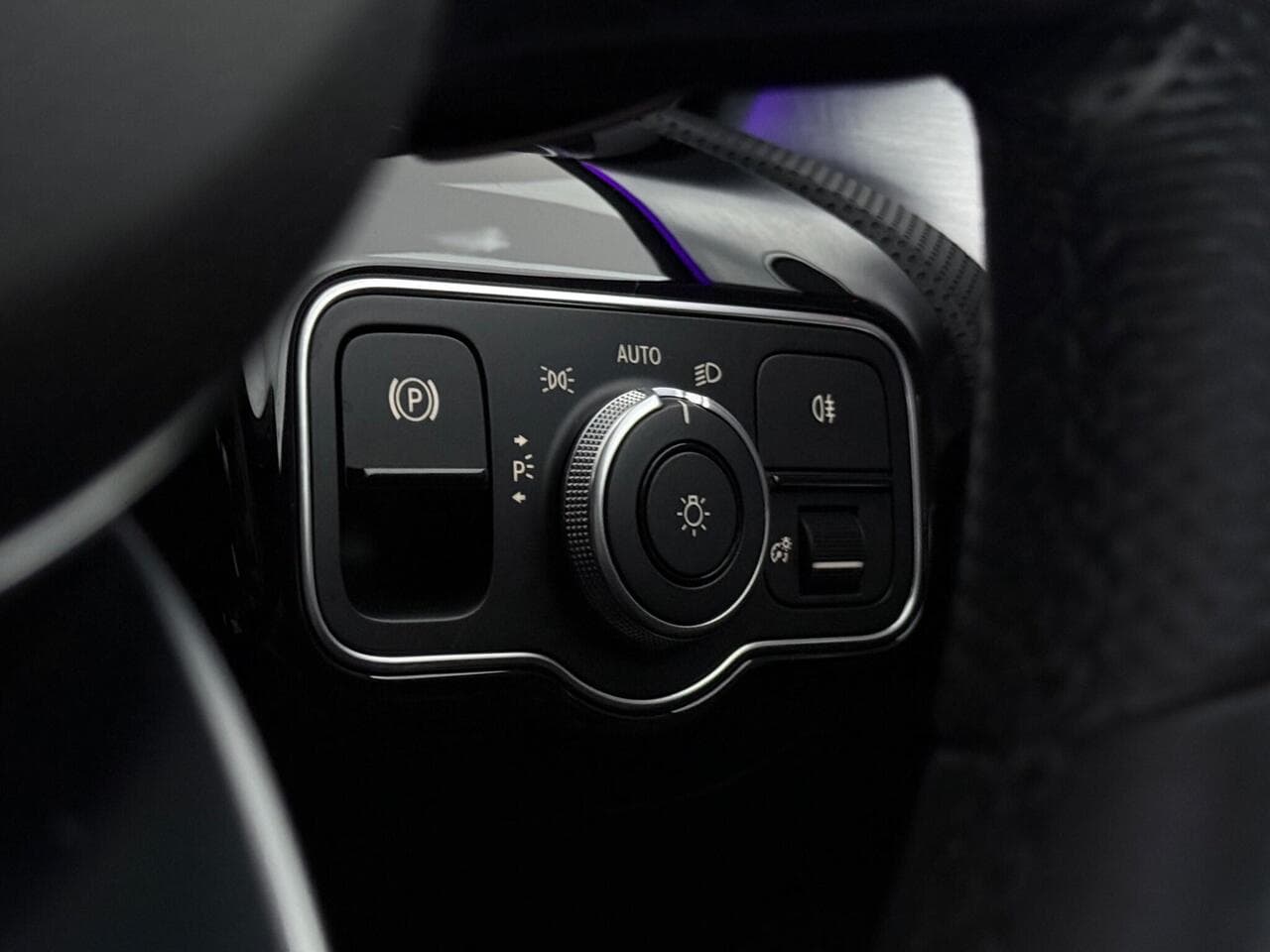 Mercedes-Benz A Class thumbnail Misc Controls