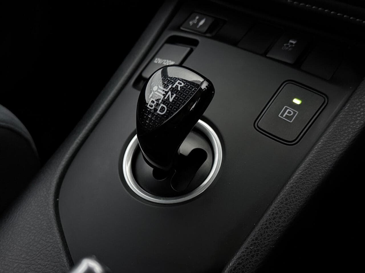 Toyota Auris thumbnail Interior Front