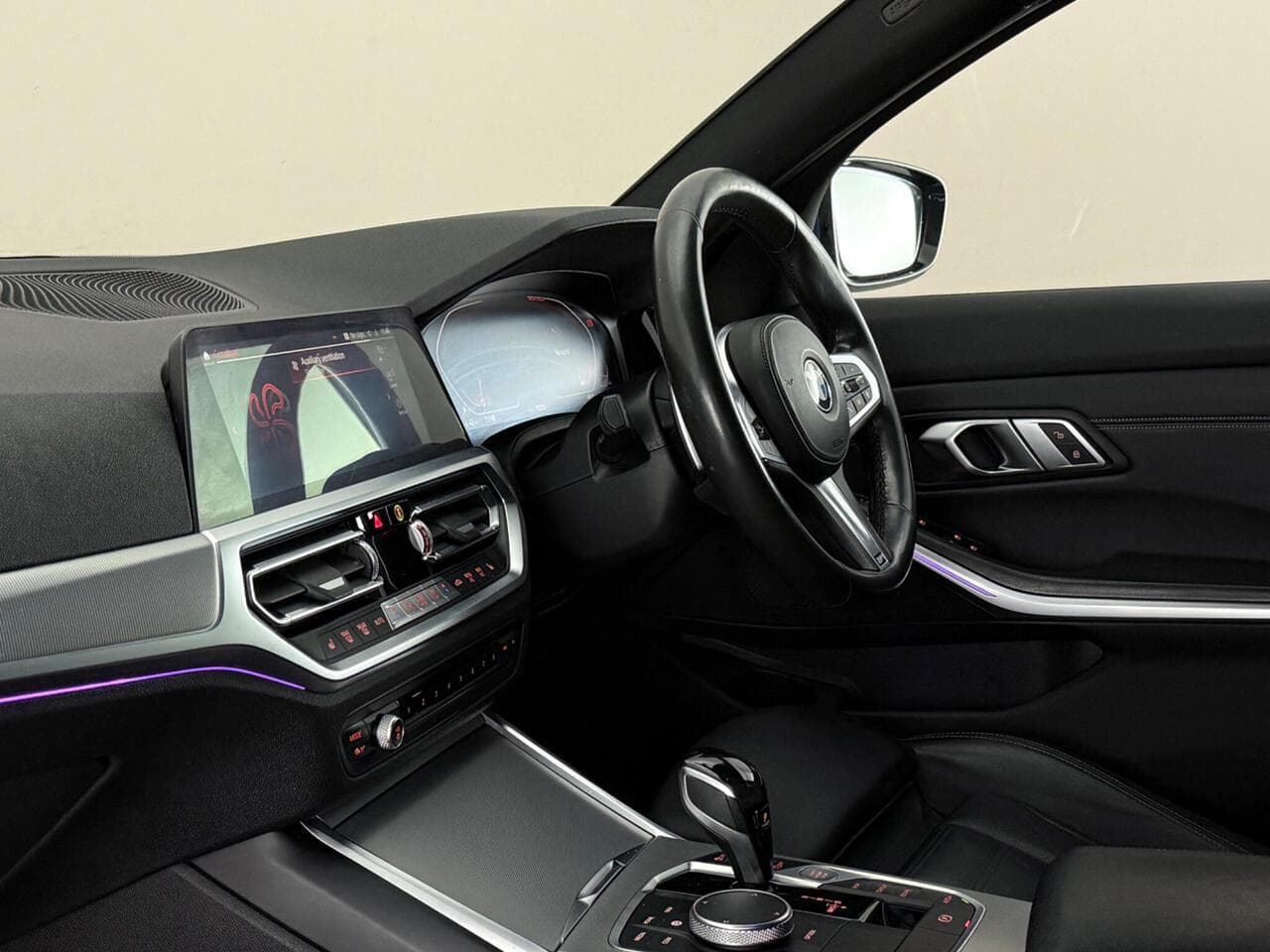 BMW 3 Series thumbnail Interior Front