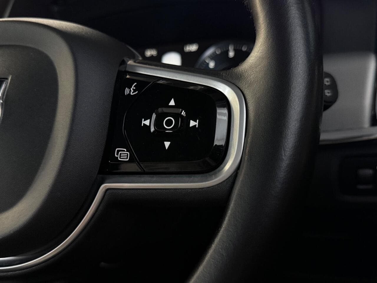 Volvo V90 thumbnail Misc Controls