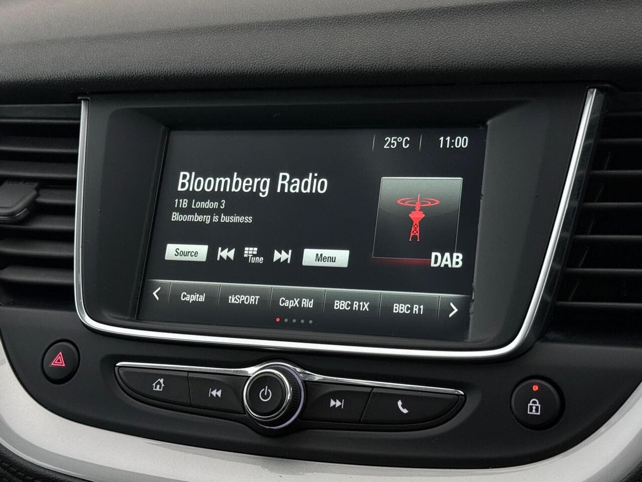Vauxhall Grandland X thumbnail Infotainment System