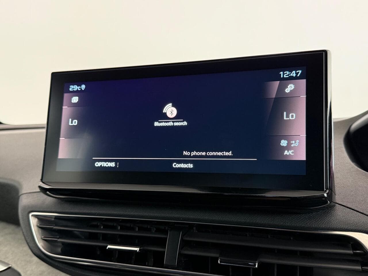 Peugeot 3008 thumbnail Infotainment System