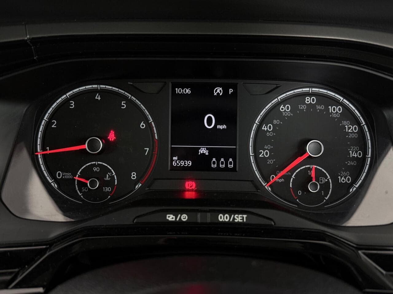 Volkswagen Polo thumbnail Driver Instruments