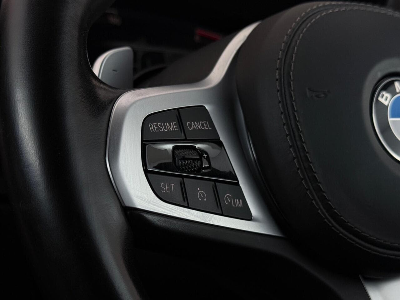 BMW 8 Series Gran Coupe thumbnail Misc Controls