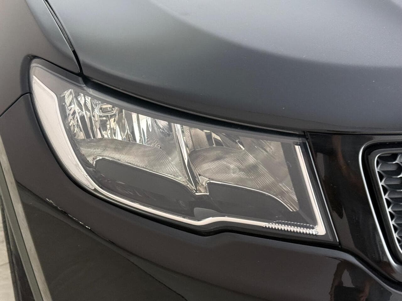 Jeep Compass thumbnail Lights Front