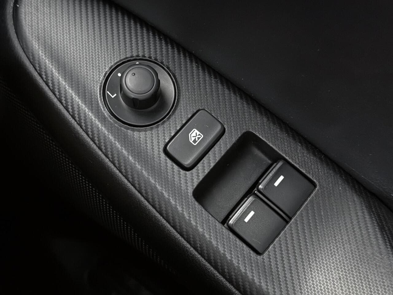 Mazda MX-5 thumbnail Misc Controls