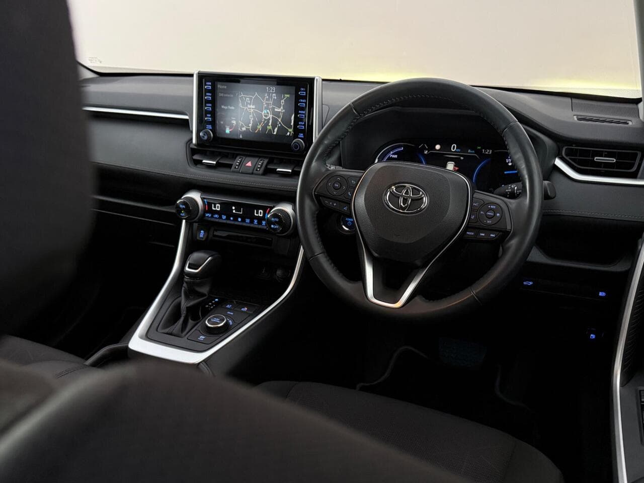 Toyota RAV4 thumbnail Steering Wheel