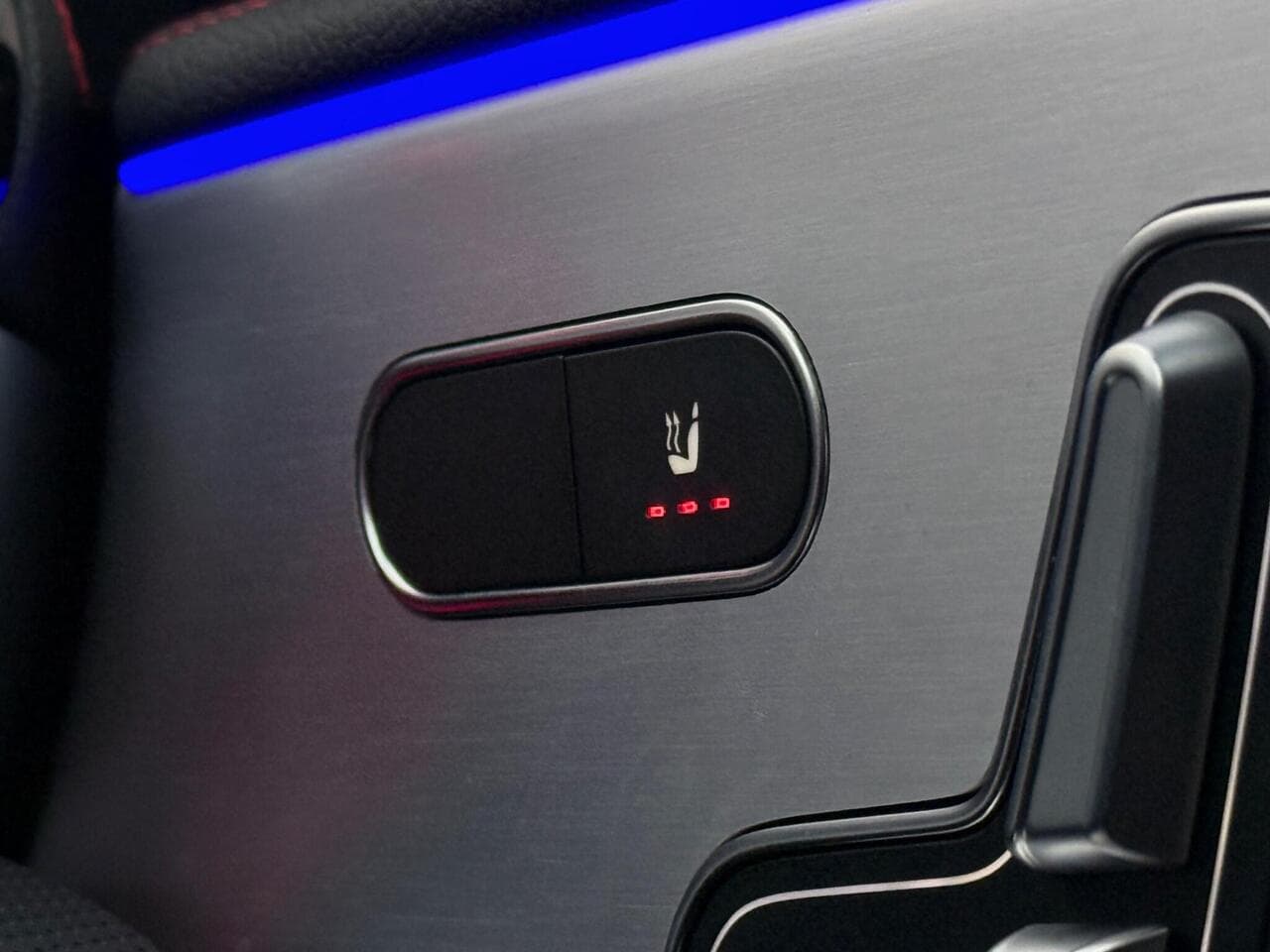 Mercedes-Benz CLA thumbnail Misc Controls