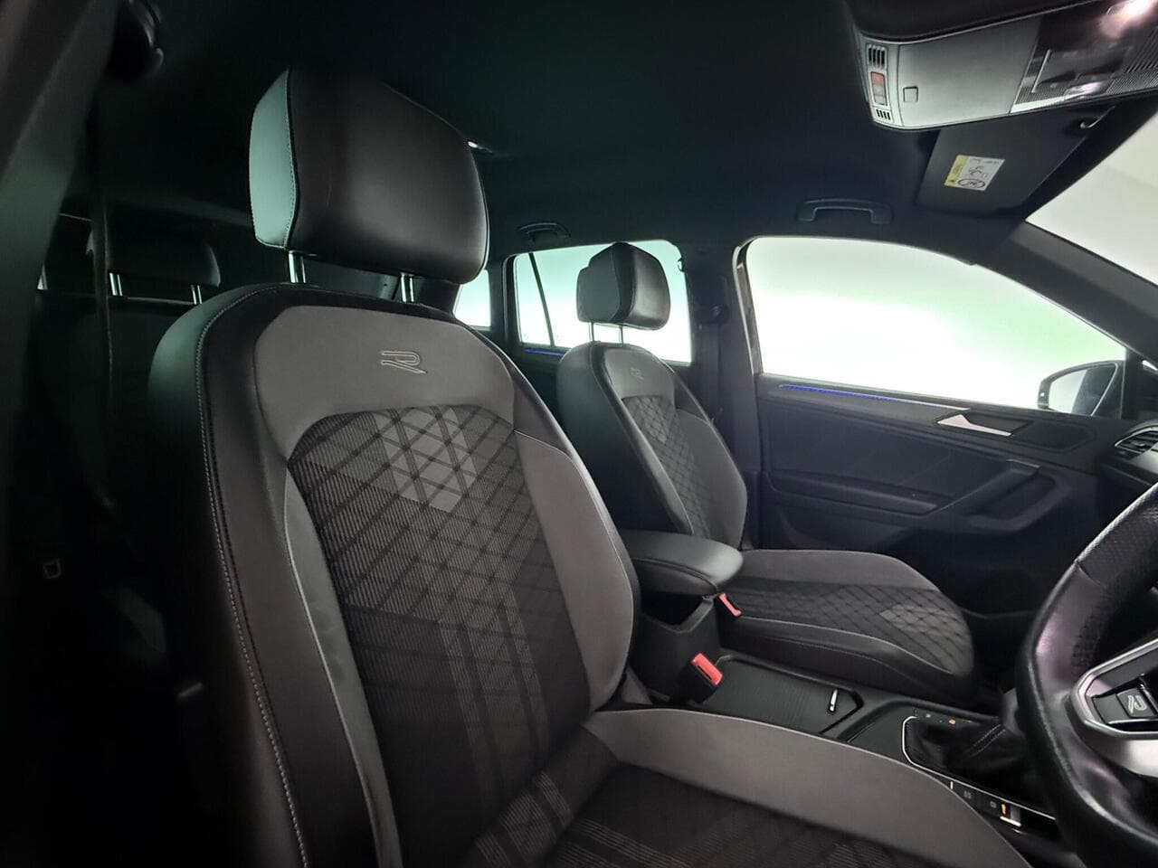 Volkswagen Tiguan thumbnail Seat Driver