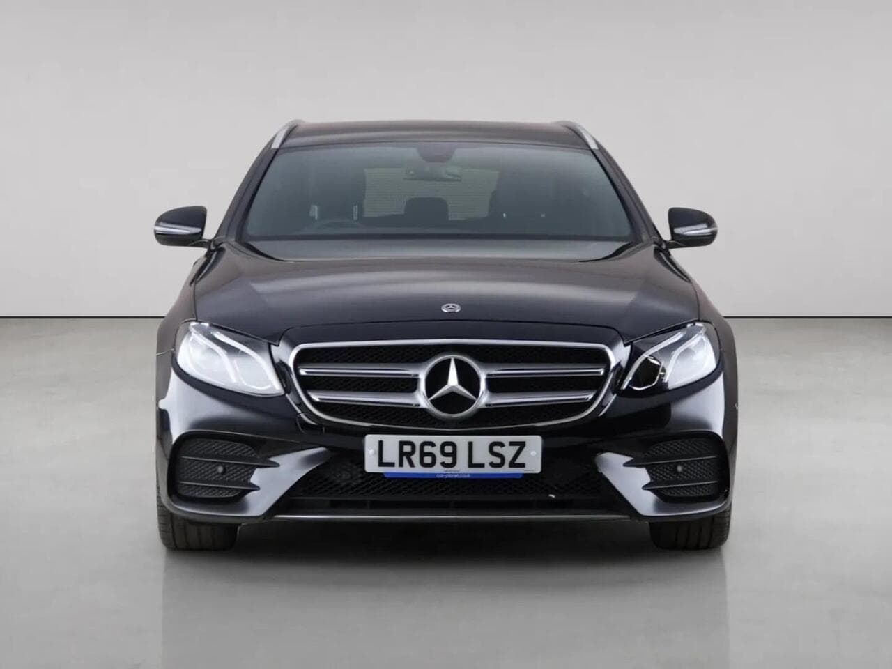 Mercedes-Benz E Class thumbnail Front