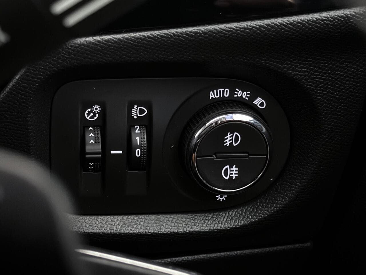 Vauxhall Corsa thumbnail Misc Controls