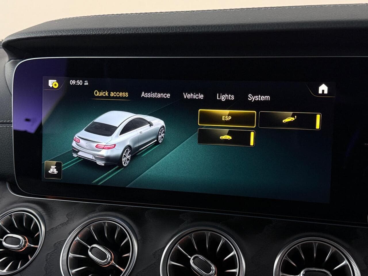 Mercedes-Benz E Class thumbnail Infotainment System
