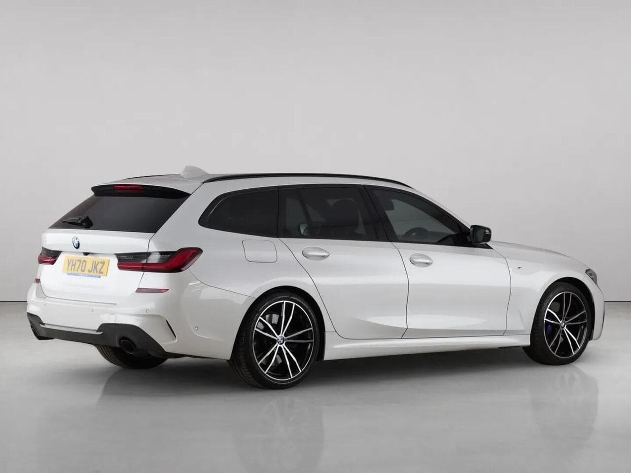 BMW 3 Series thumbnail Rear Right