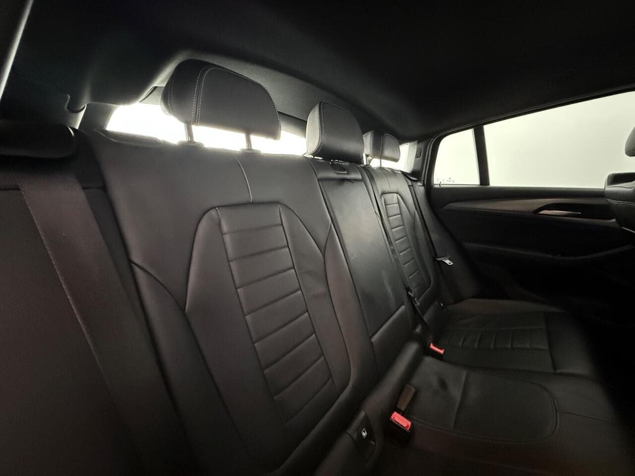 BMW X4 thumbnail Seats Rear