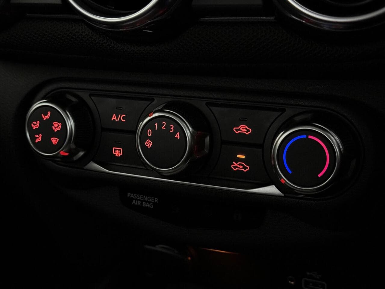 Nissan Juke thumbnail Misc Controls