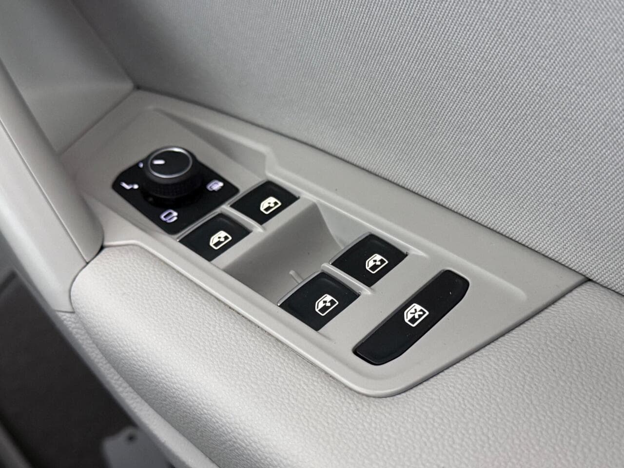 Volkswagen Tiguan Allspace thumbnail Misc Controls