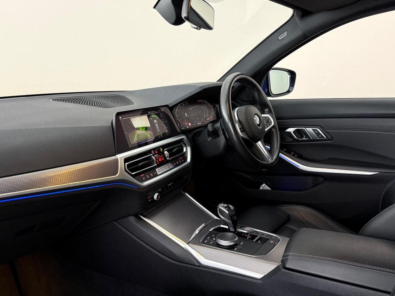 BMW 3 Series thumbnail Interior Front