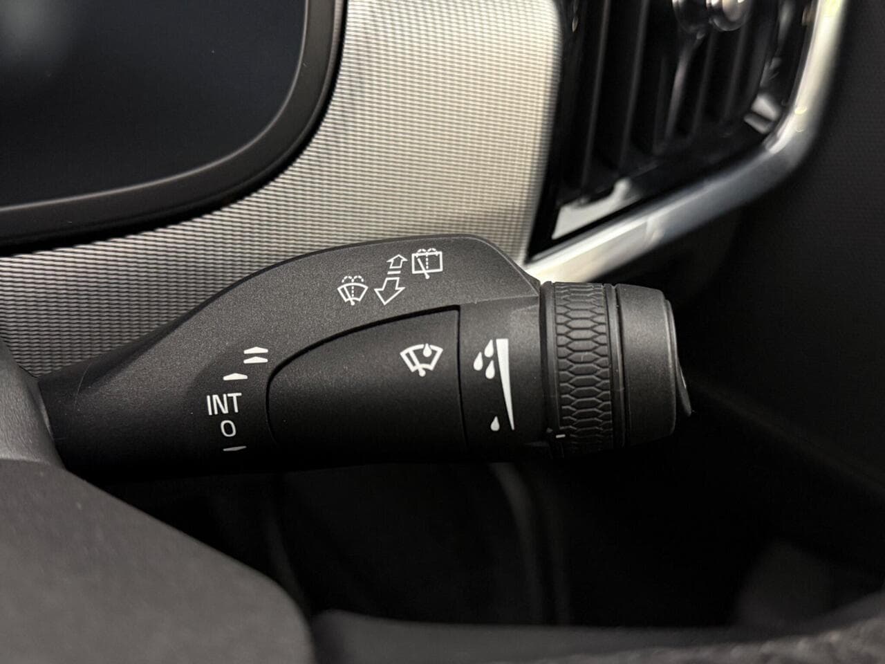 Volvo V90 thumbnail Misc Controls