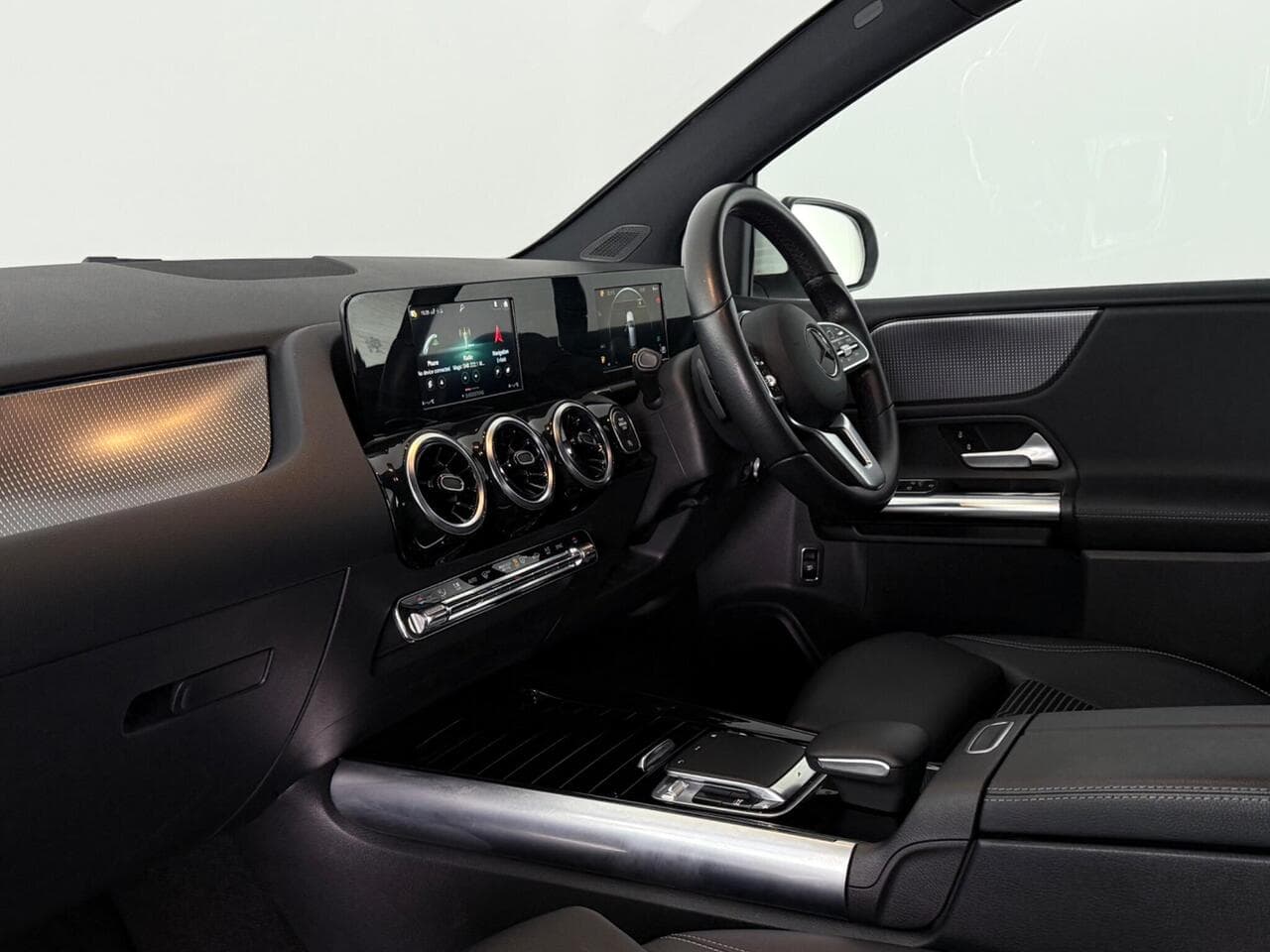Mercedes-Benz B Class thumbnail Interior Front