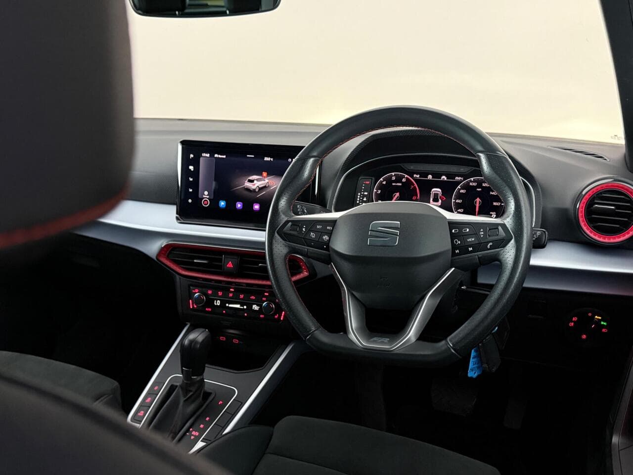 SEAT Arona thumbnail Interior Front