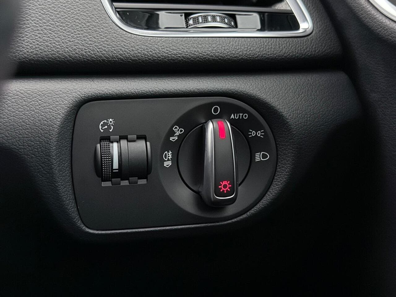 Audi Q3 thumbnail Misc Controls
