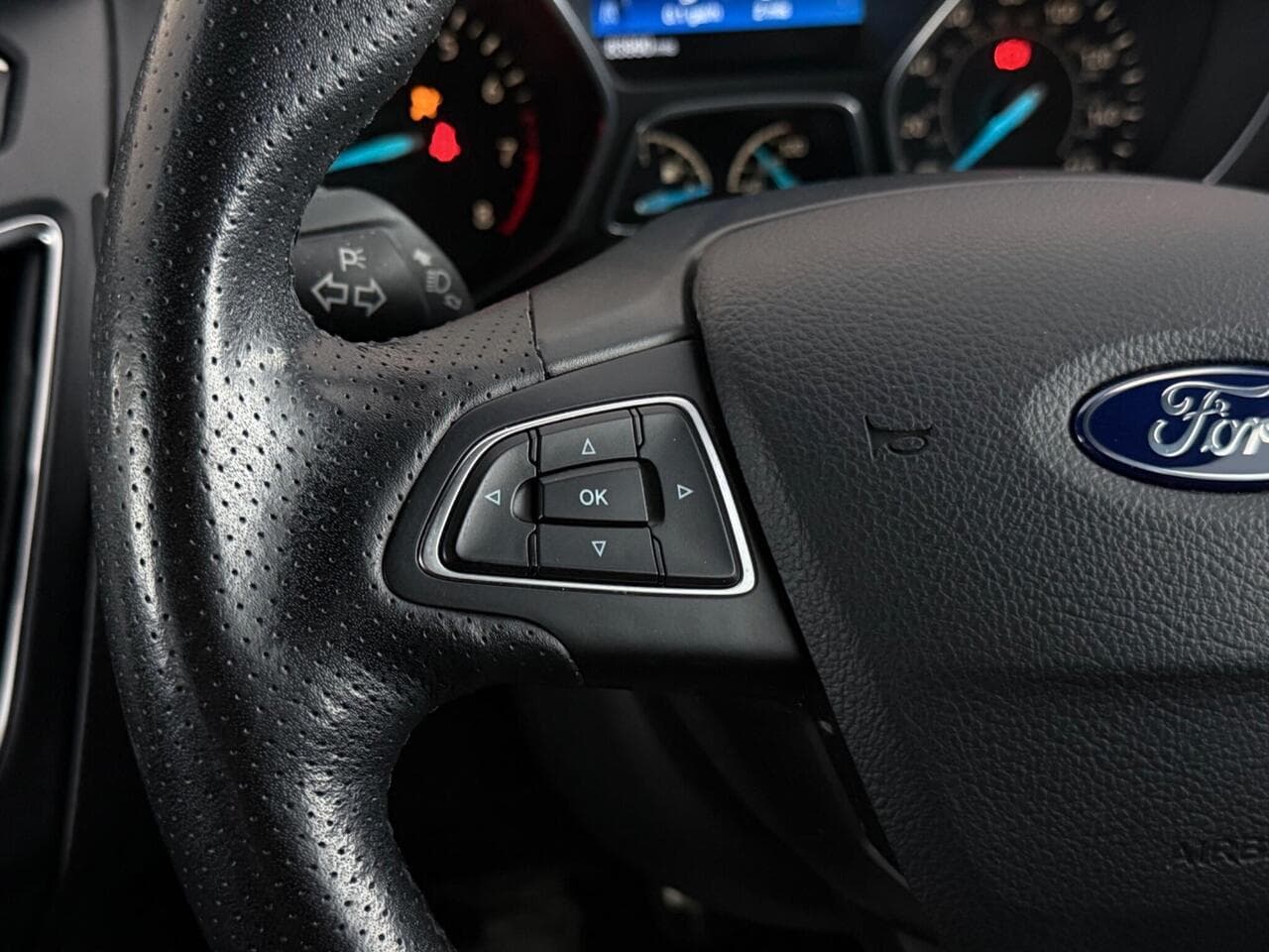 Ford Focus thumbnail Misc Controls