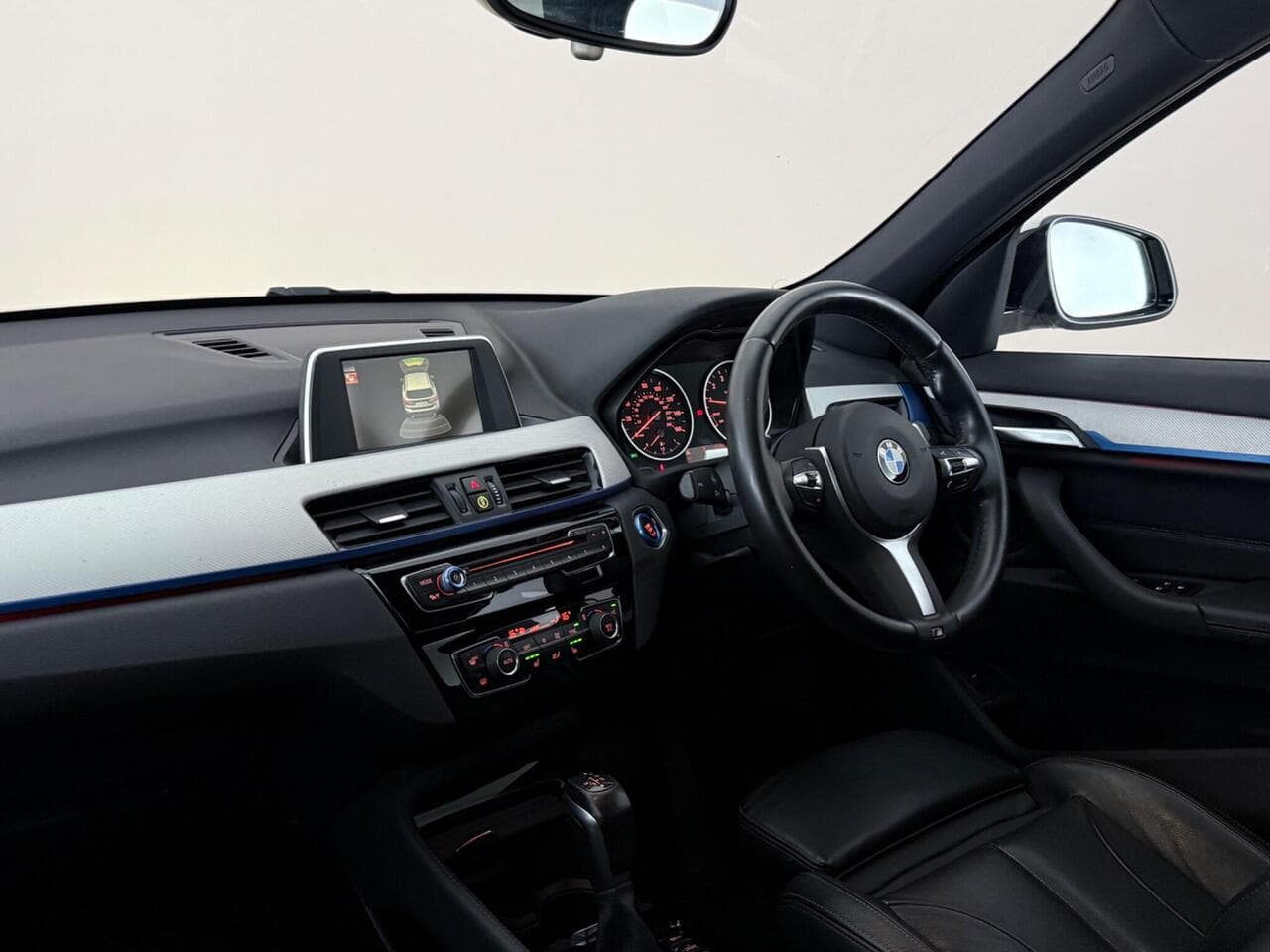 BMW X1 thumbnail Interior Front