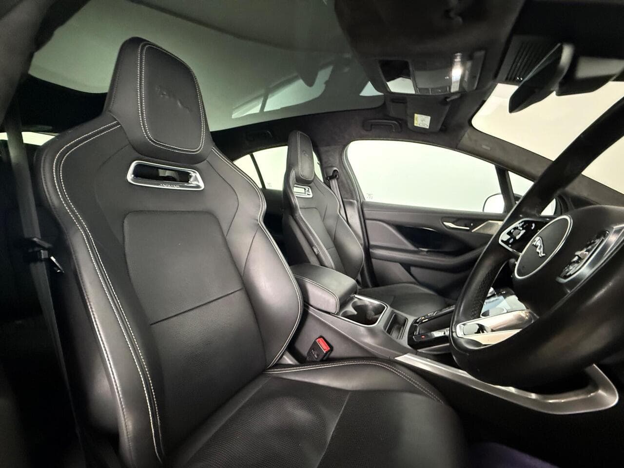 Jaguar I-PACE thumbnail Seat Driver