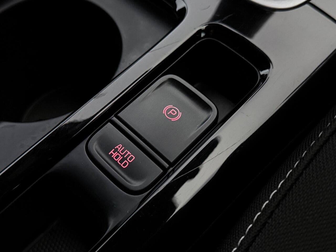 Kia XCeed thumbnail Misc Controls