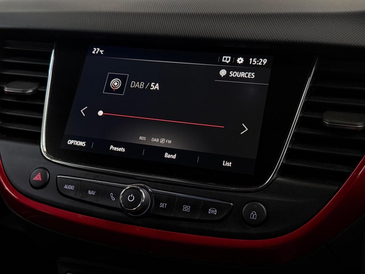 Vauxhall Crossland thumbnail Infotainment System
