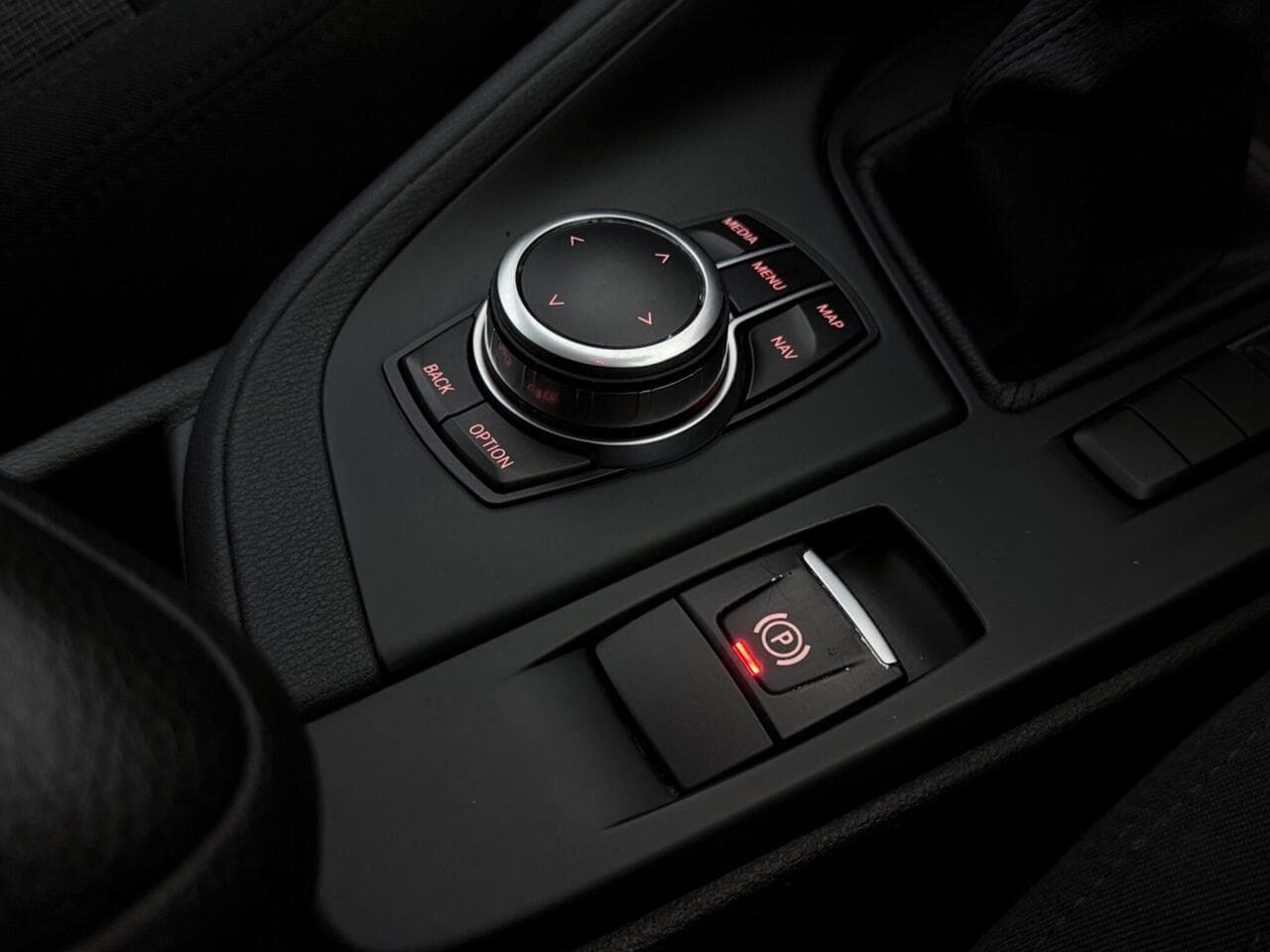 BMW X1 thumbnail Misc Controls