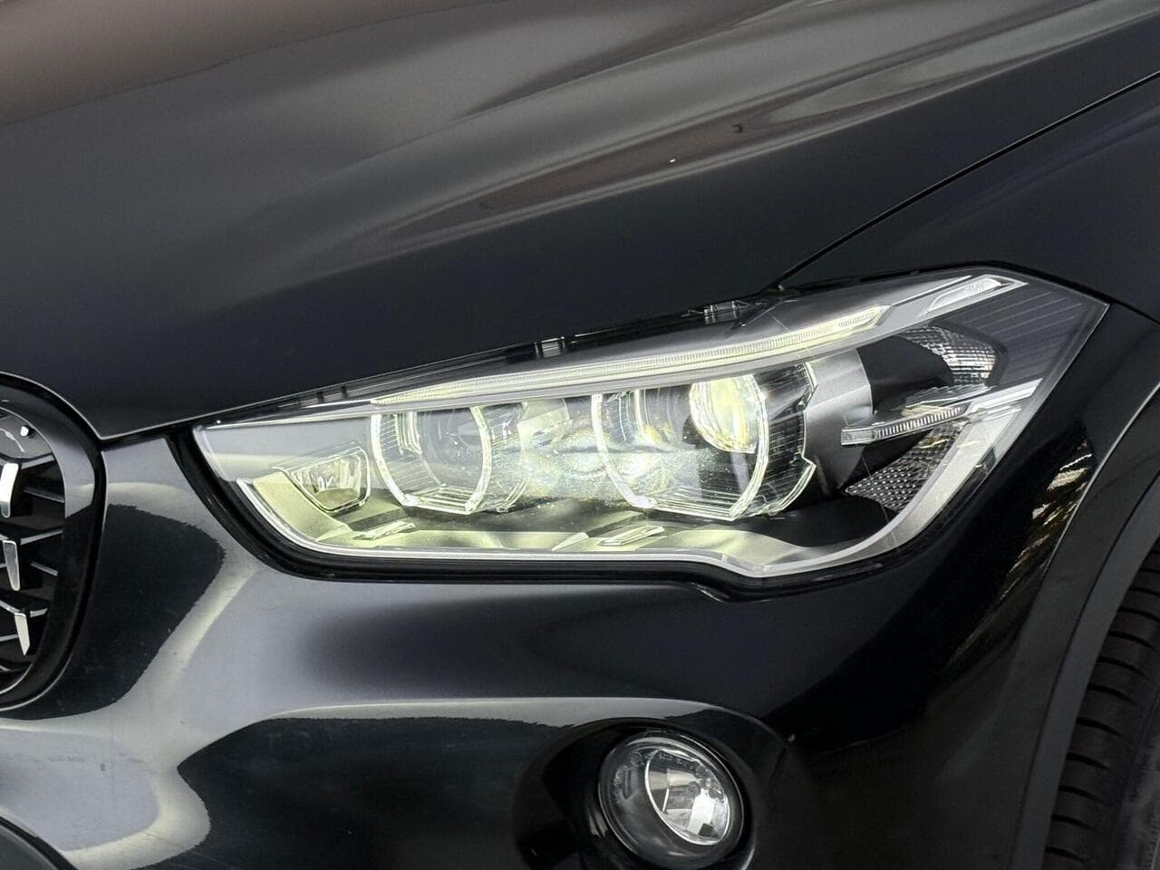 BMW X1 thumbnail Lights Front
