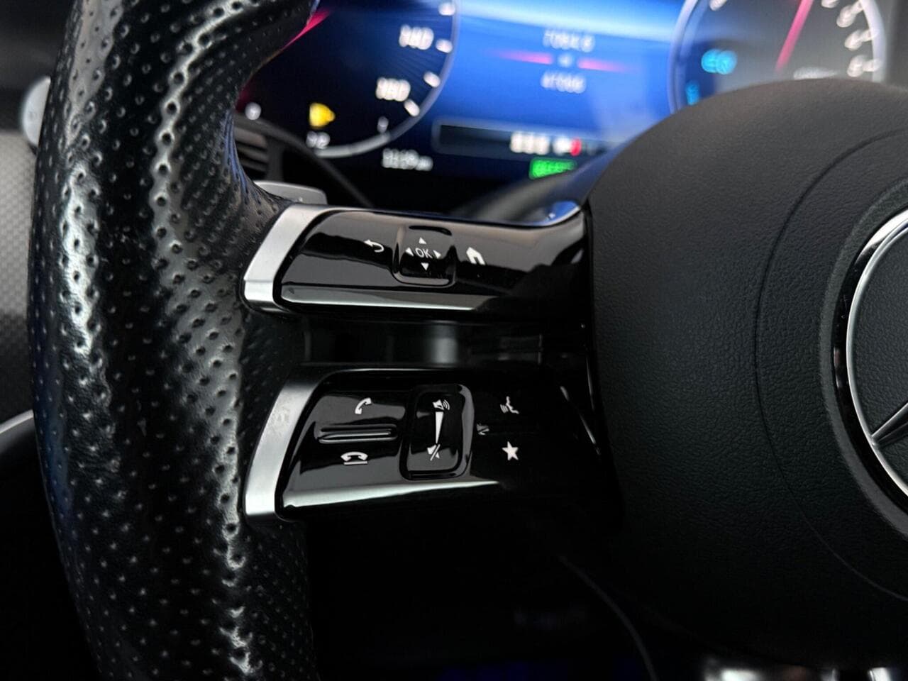 Mercedes-Benz C Class thumbnail Misc Controls