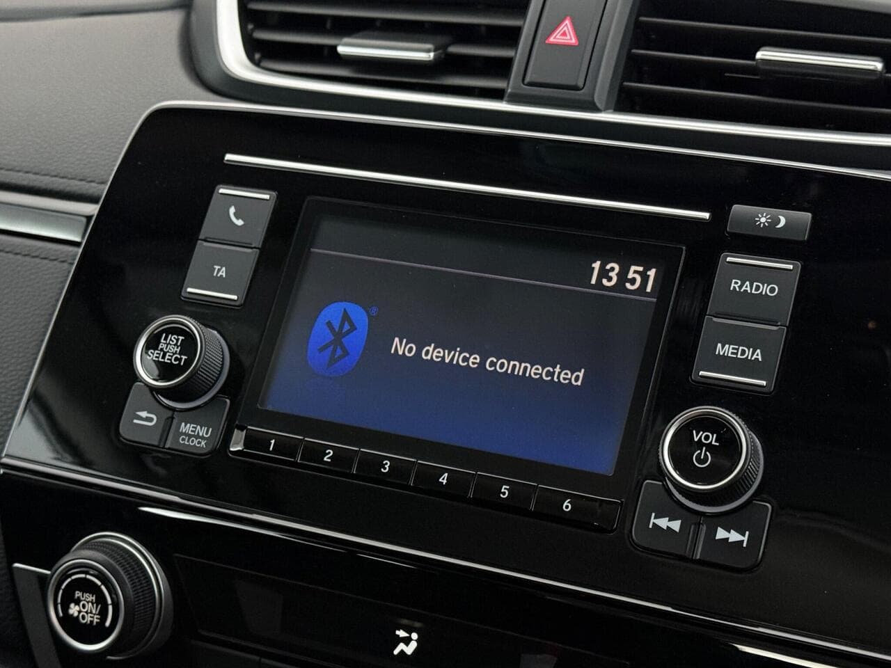 Honda CR-V thumbnail Infotainment System