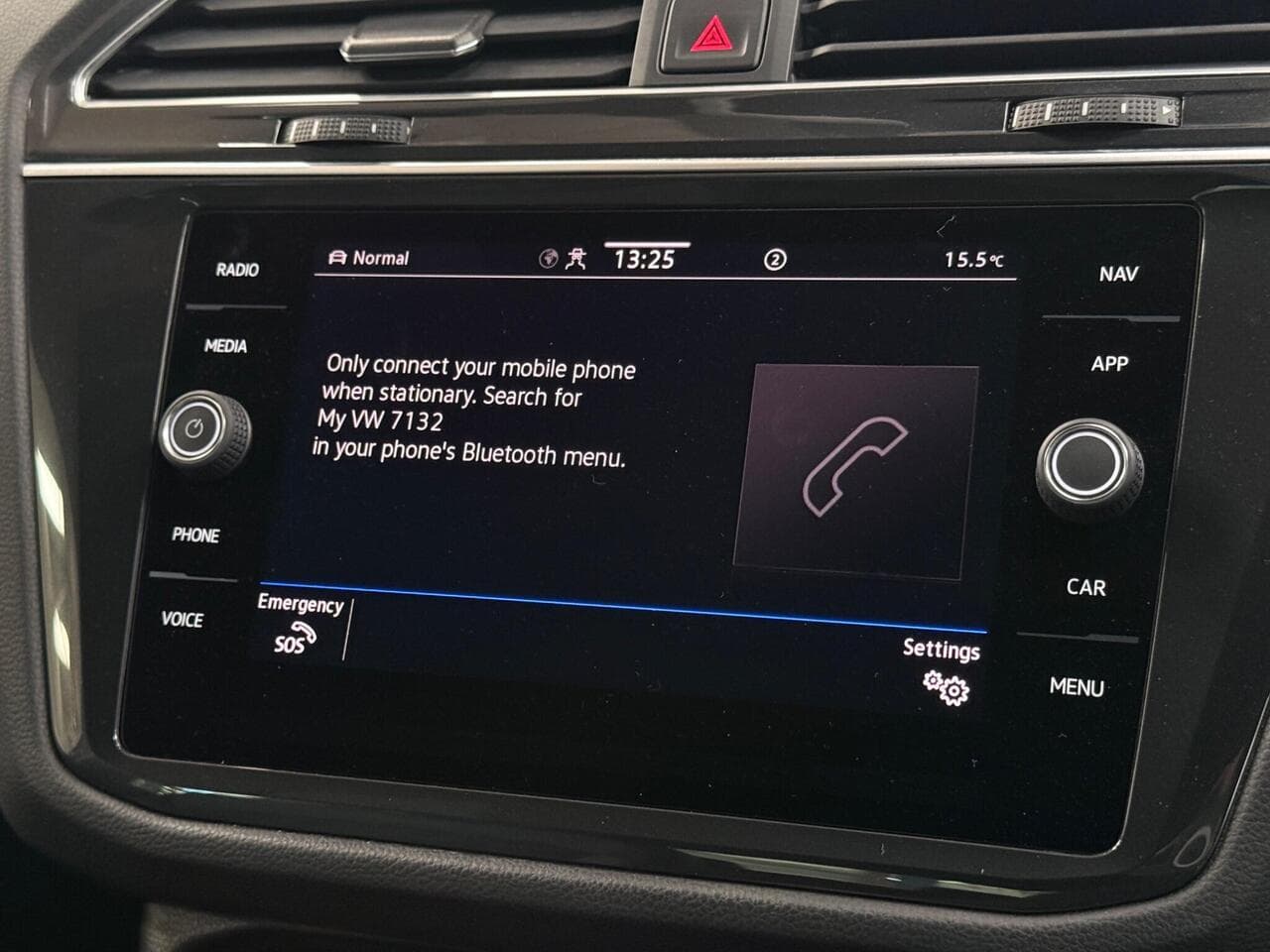 Volkswagen Tiguan thumbnail Infotainment System
