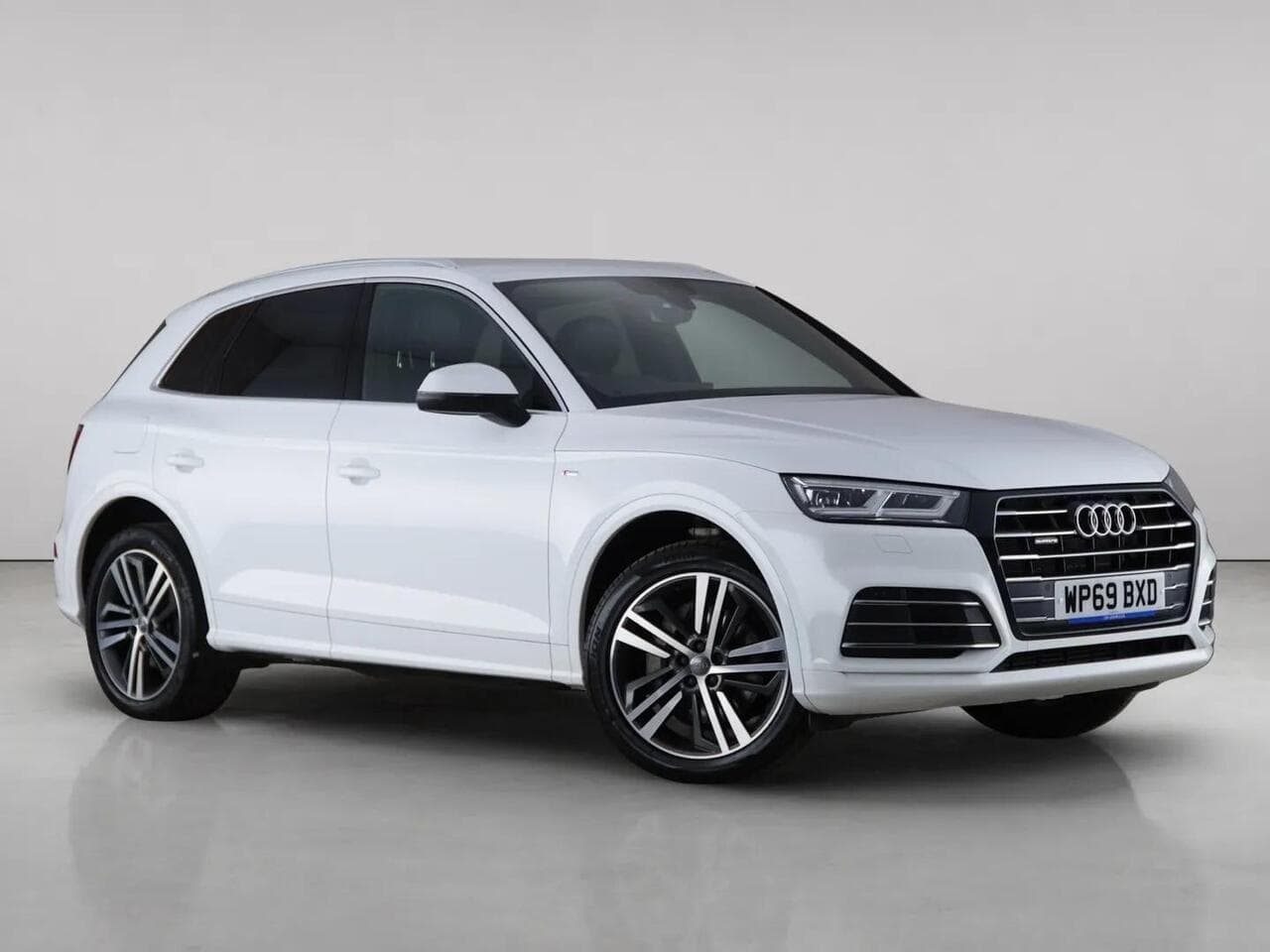 Audi Q5 - Audi Q5 2.0 TFSIe 55 S line Competition S Tronic quattro Euro 6 (s/s) 5dr 14.1kWh